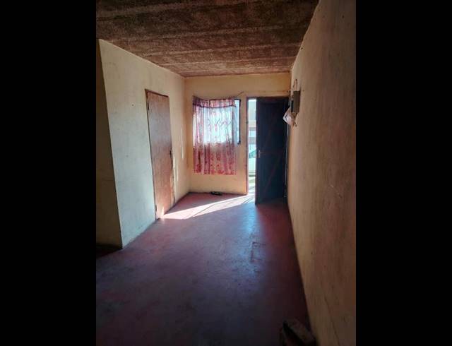 1 BEDROOM HOUSE FOR SALE IN SOL PLAATJIE